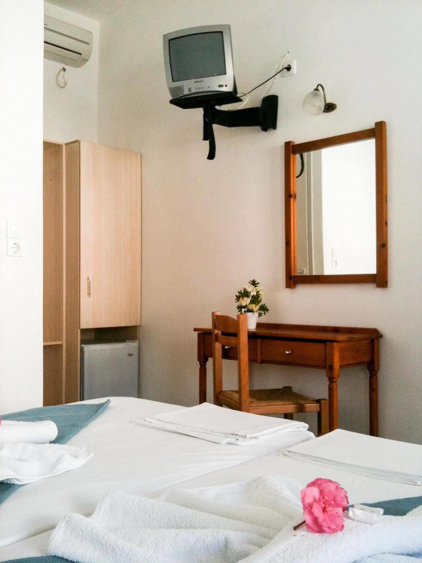 Drakos Twins Aparthotel Милопотас Екстериор снимка